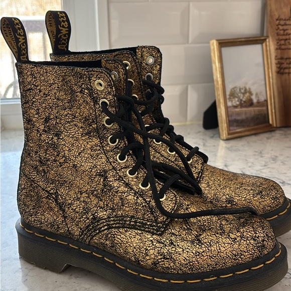Dr. Martens 1460 Pascal Boots Gold Size 6 - Picture 2 of 3